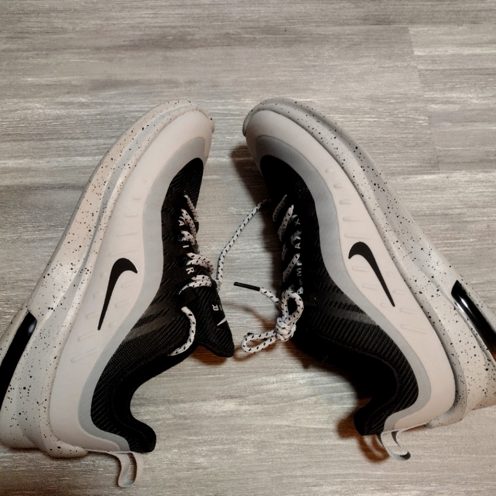 Black and gray air max